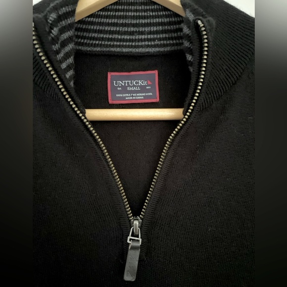 UNTUCKit Merino Wool Quarter Zip Sweater black size Small - Picture 6 of 8